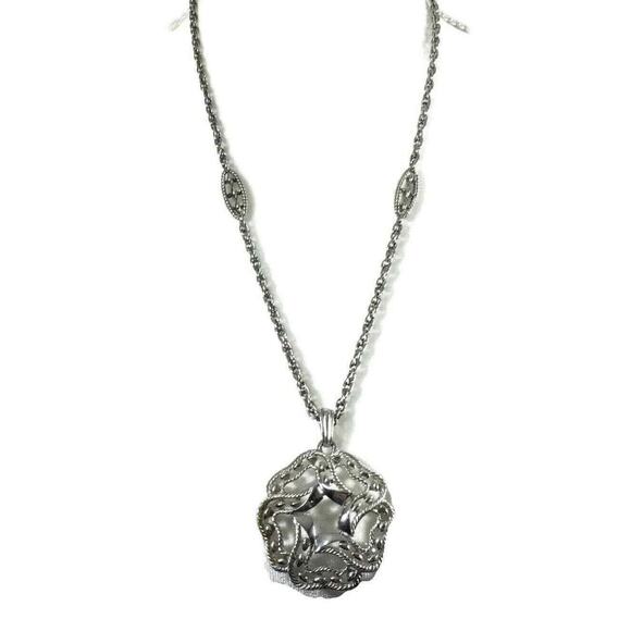 Vintage Trifari Necklace Ornate Medallion Silvertone Chain Womens‎ Jewelry Gift - Picture 2 of 6